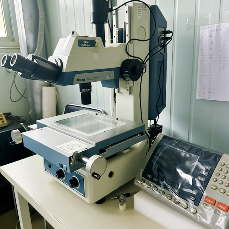 Toolmaker's Microscope for THz waveguide precision inspection